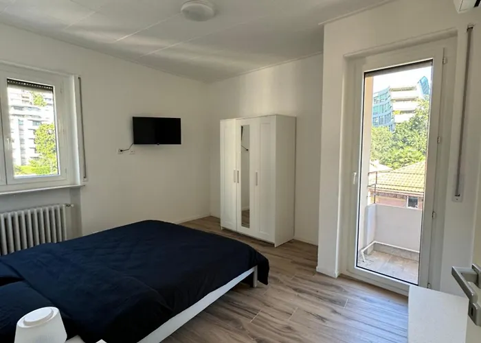 Deluxe - Free Parking Apartment