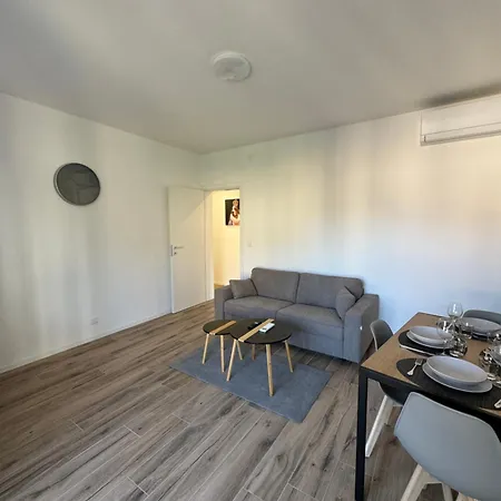 Apartment Deluxe Central - Free Parking *