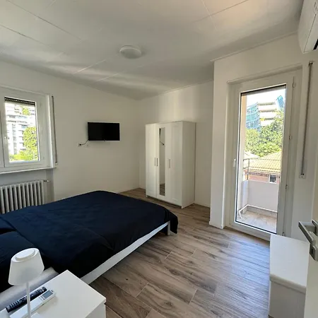 Deluxe Central - Free Parking Apartment